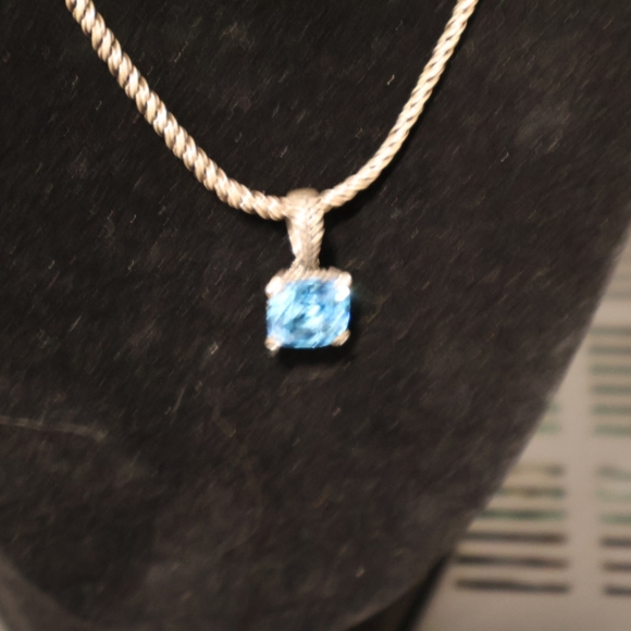 Perfect necklace with a beautiful blue Topaz and white Sapphires - Picture 3 of 7